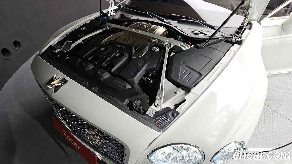 Bentley Flying Spur — фото 2