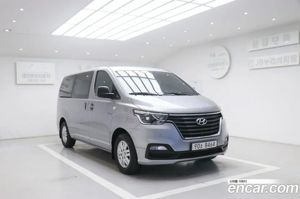 Hyundai Starex — фото 7