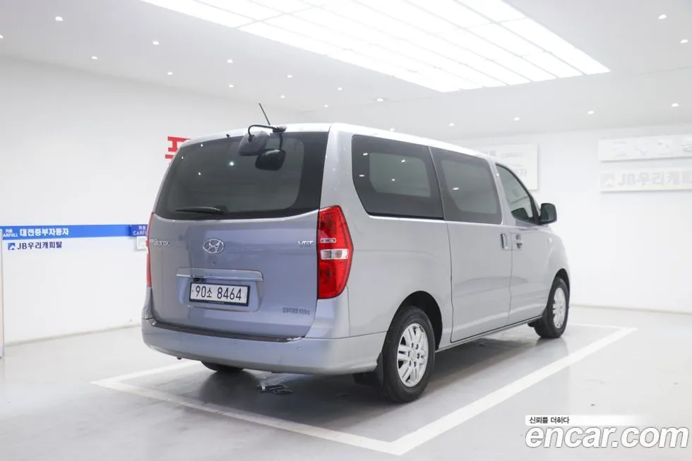 Hyundai Starex — фото 2