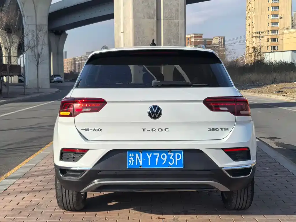 Volkswagen T-Roc — фото 4