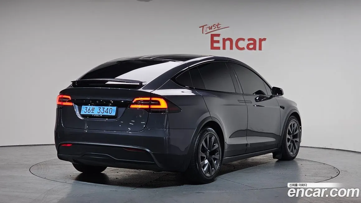 Tesla Model X — фото 4
