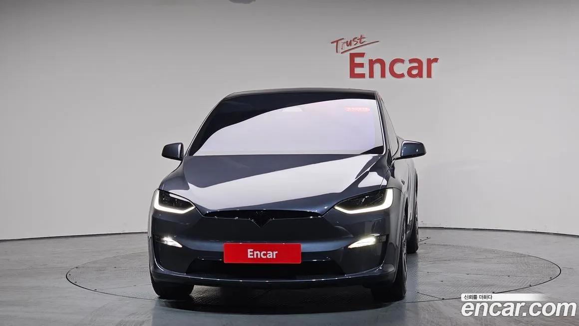 Tesla Model X — фото 3