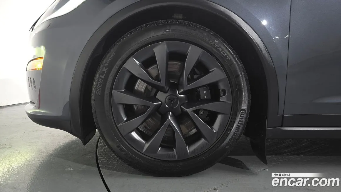 Tesla Model X — фото 6