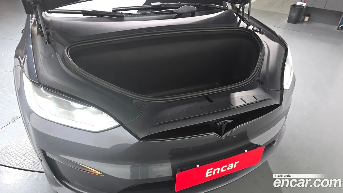 Tesla Model X — фото 7