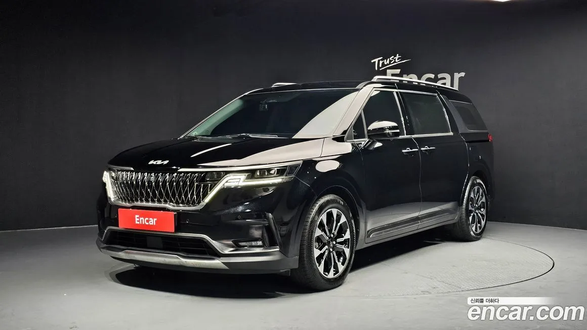 Kia Carnival — фото 1