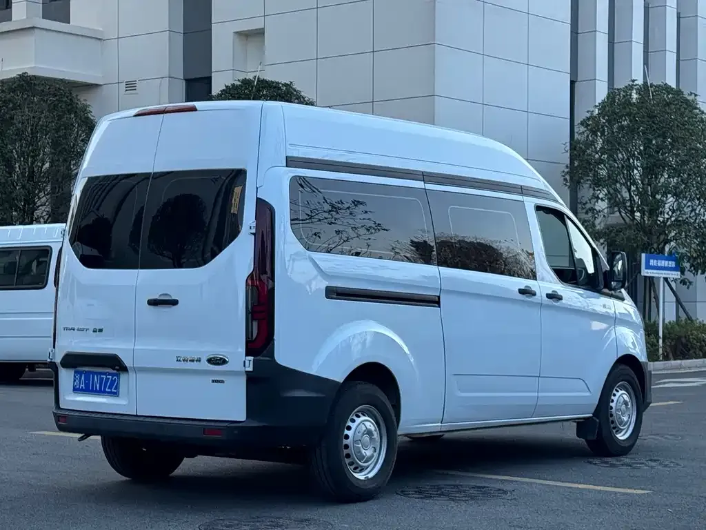 Ford Transit — фото 2