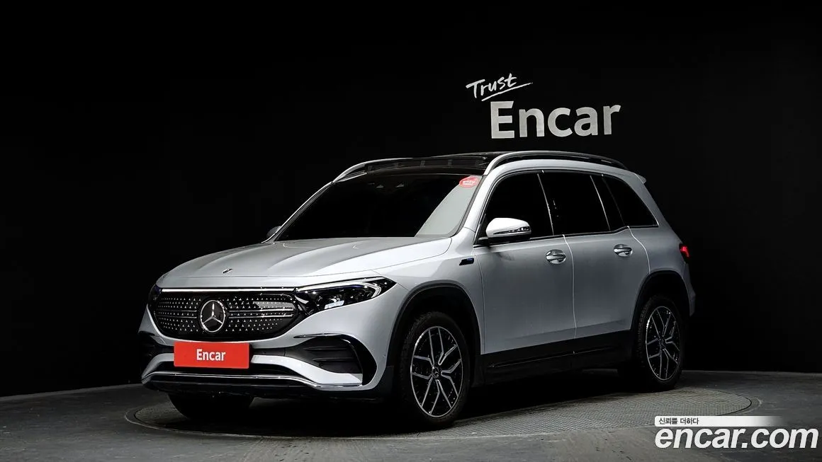 Mercedes-Benz EQB — фото 1
