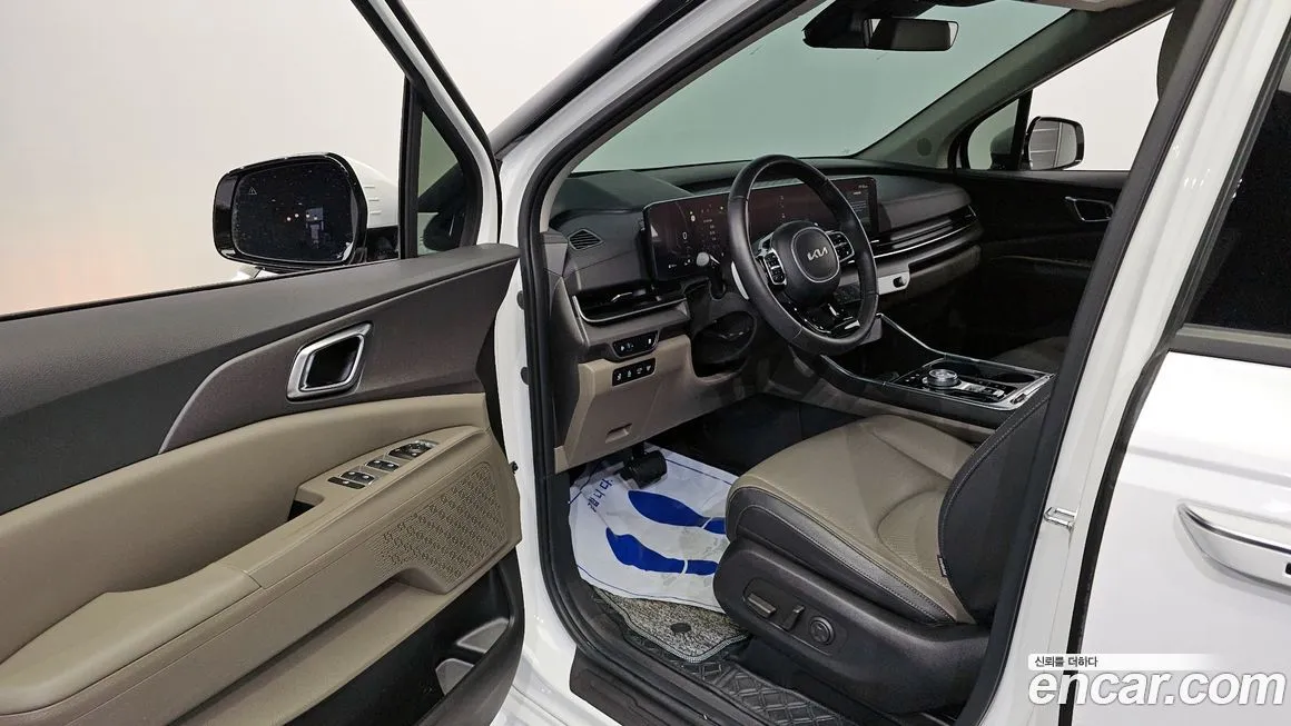 Kia Carnival — фото 10
