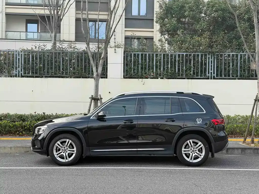 Mercedes-Benz GLB — фото 9