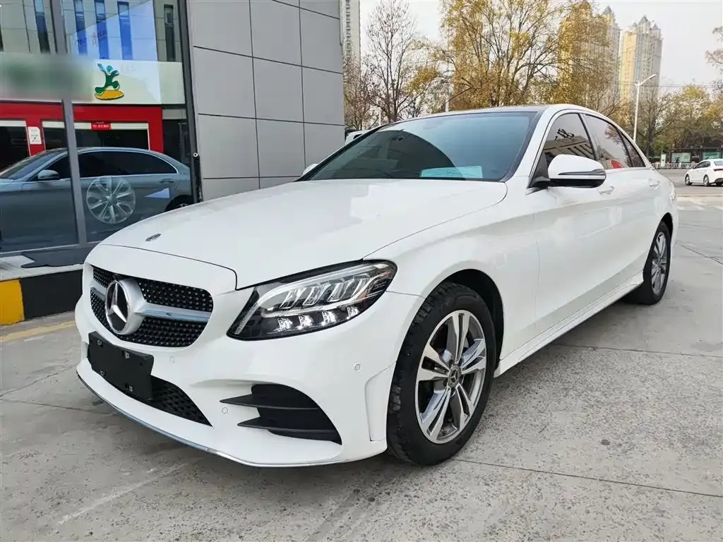 Mercedes-Benz C-Class — фото 1