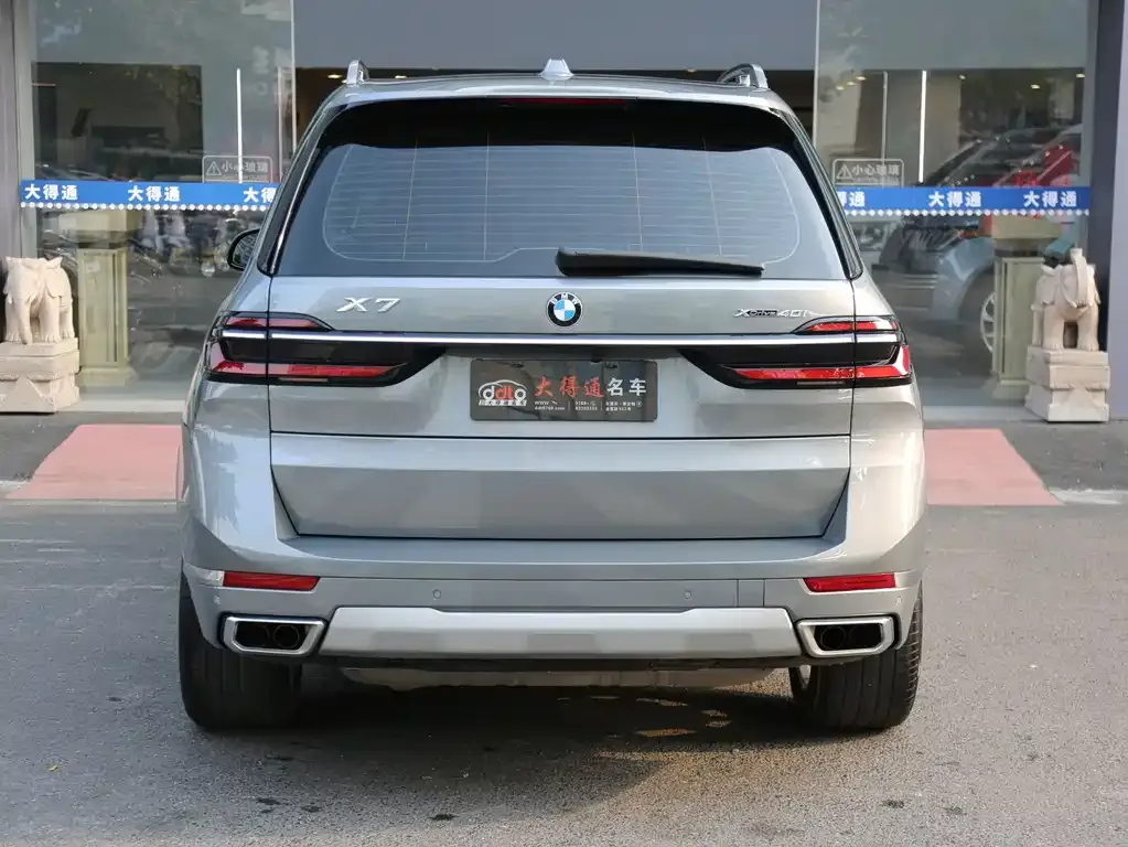 BMW X7 — фото 2
