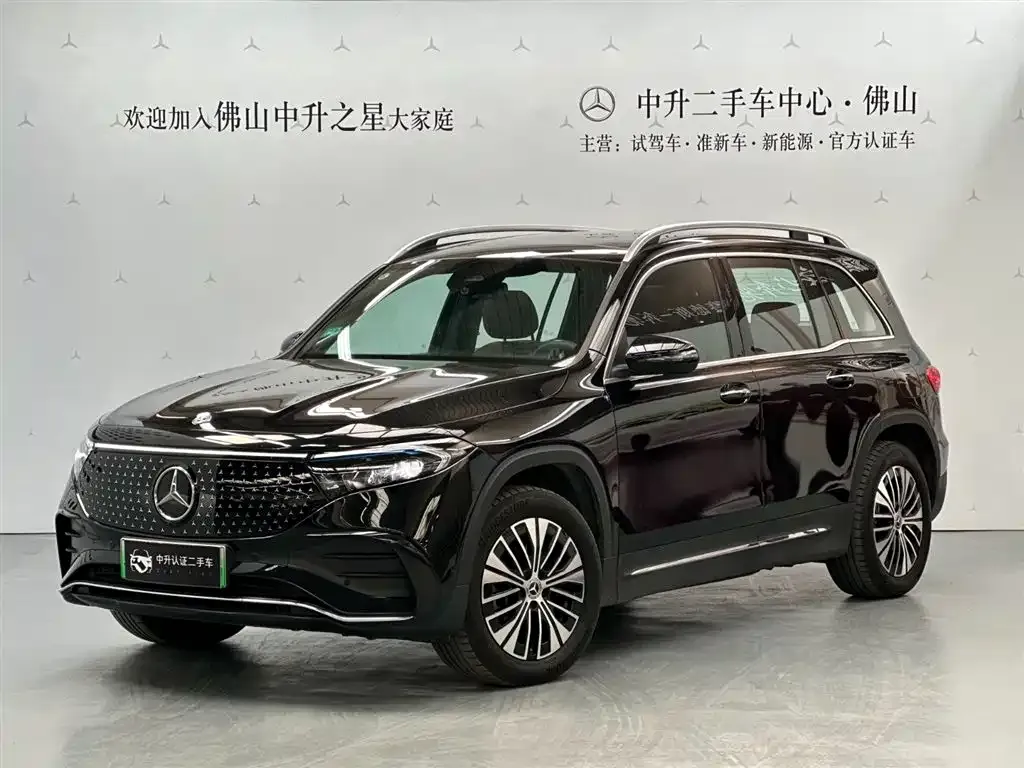 Mercedes-Benz EQB — фото 1