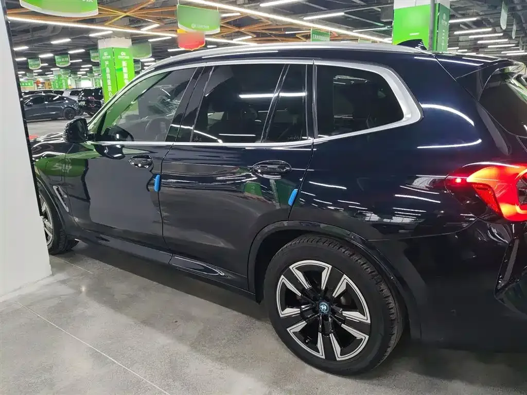 BMW iX3 — фото 4