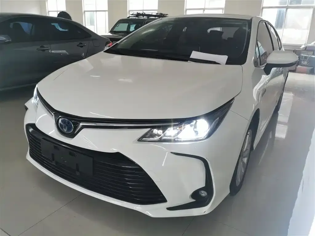 Toyota Corolla — фото 1