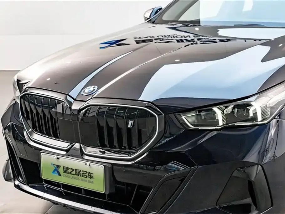 BMW i5 — фото 6