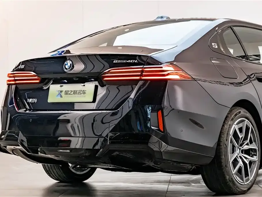 BMW i5 — фото 8