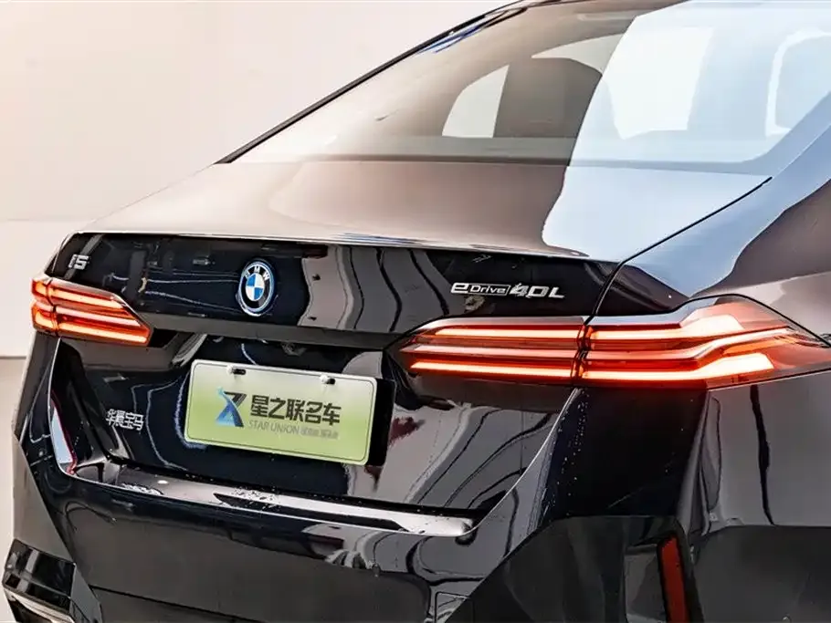 BMW i5 — фото 7