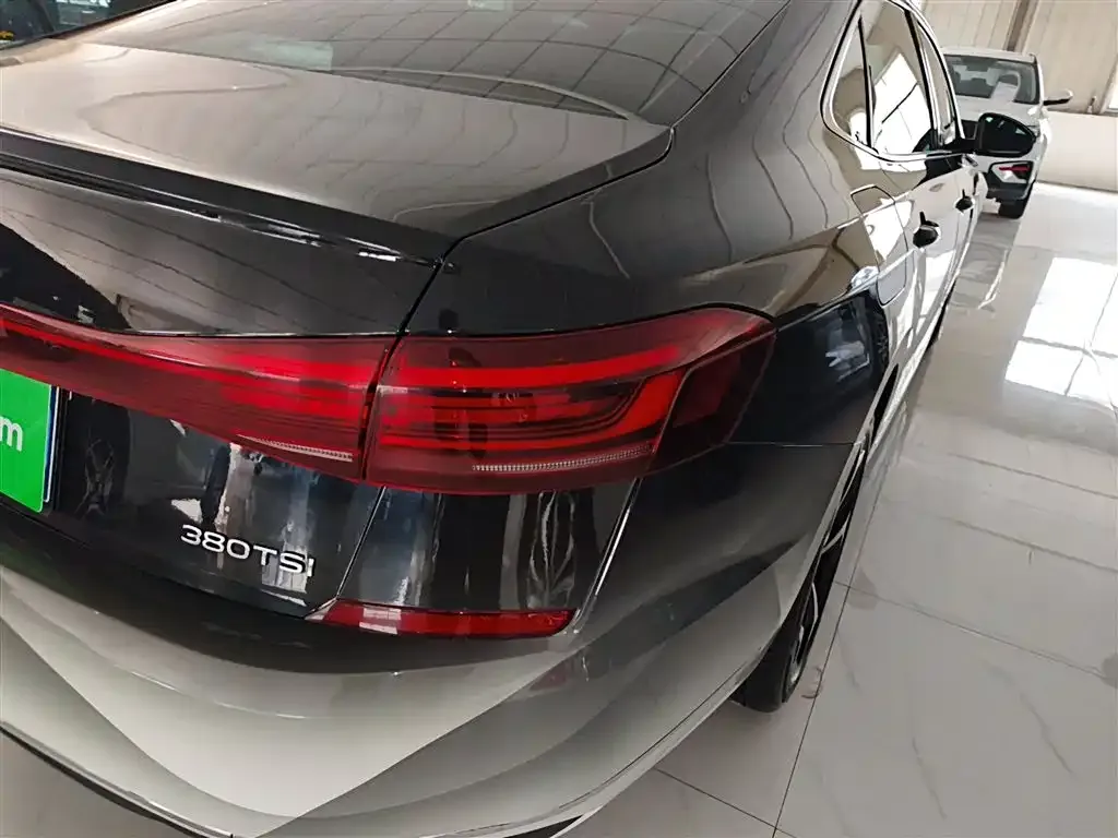 Volkswagen Passat — фото 4