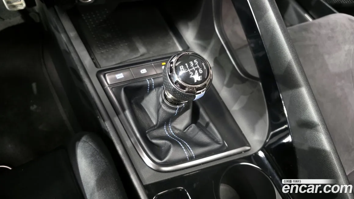 Hyundai AVANTE — фото 9