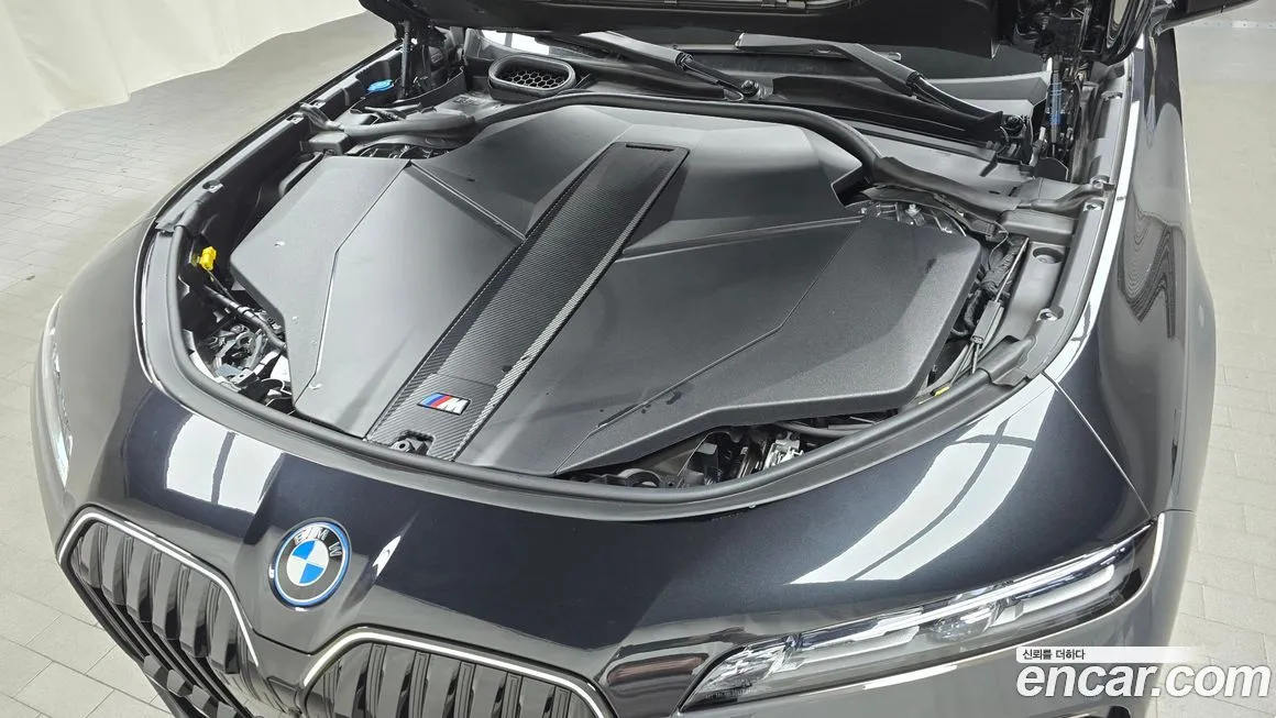 BMW i7 — фото 10