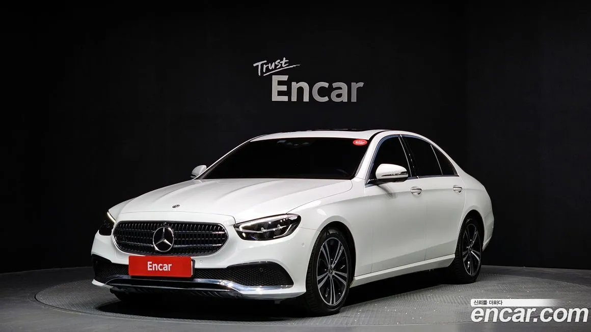 Mercedes-Benz E-Class — фото 1