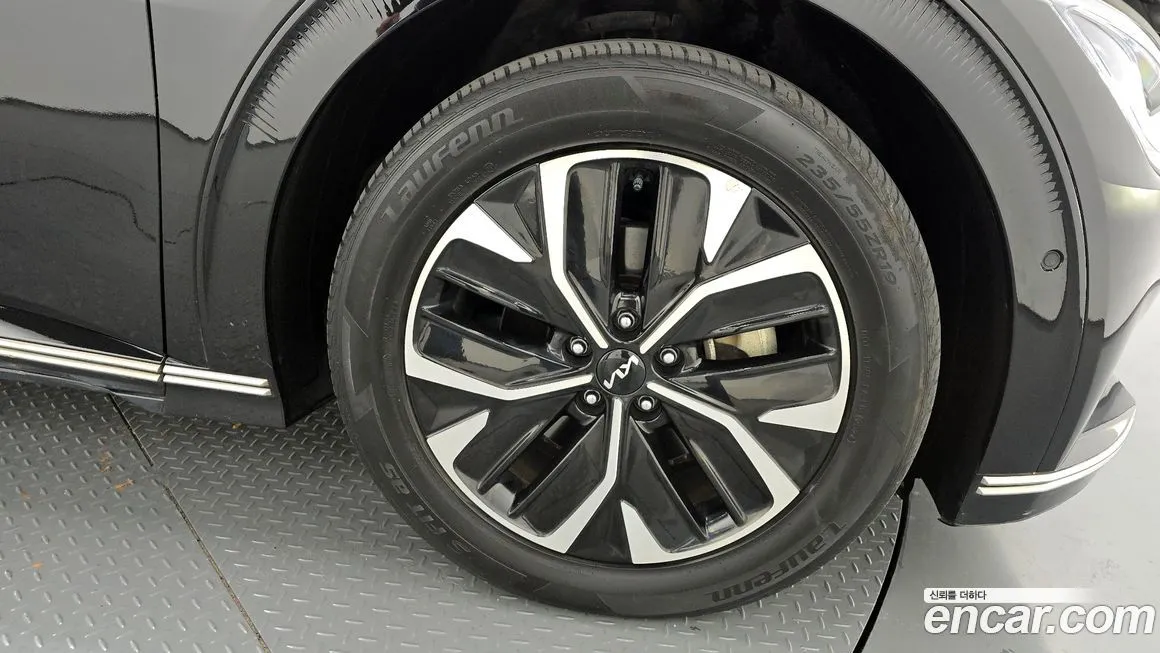 Kia EV6 — фото 6