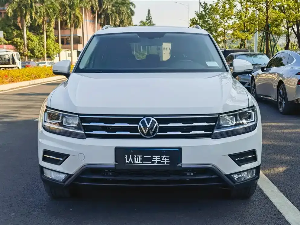 Volkswagen Tiguan L — фото 4