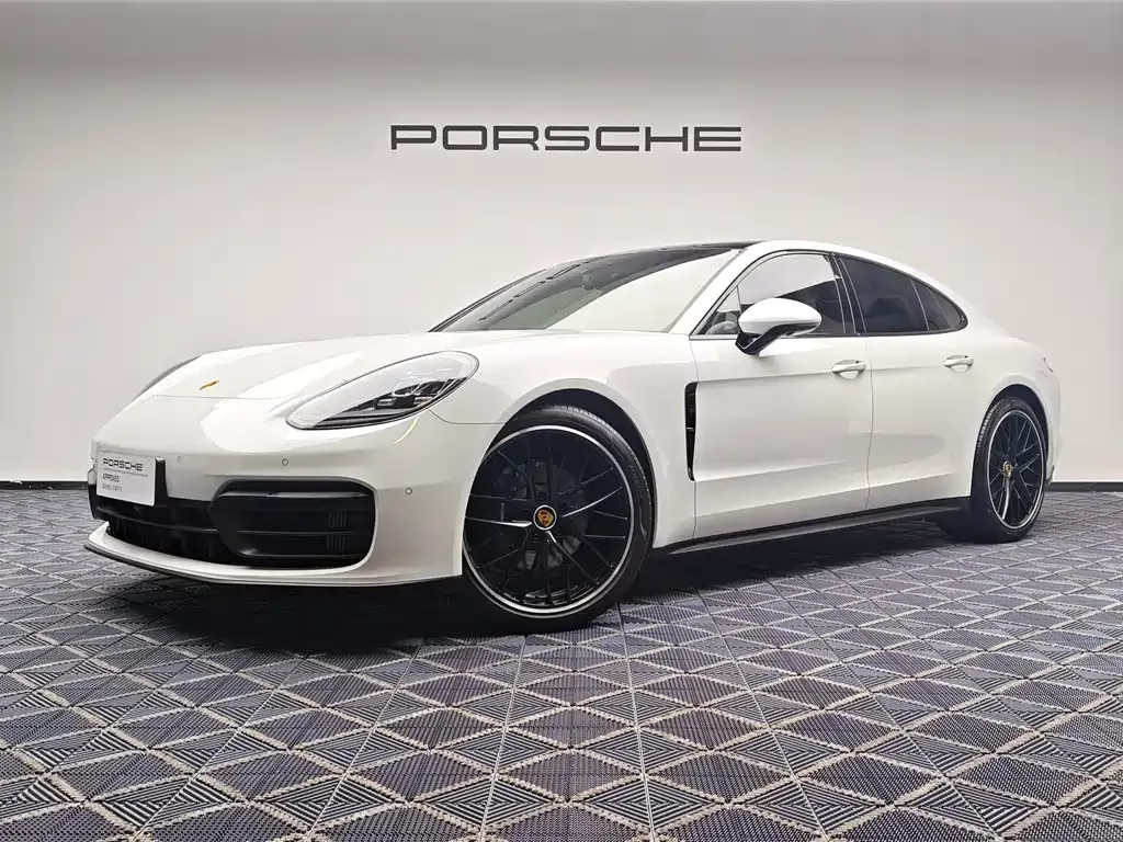 Porsche Panamera — фото 1