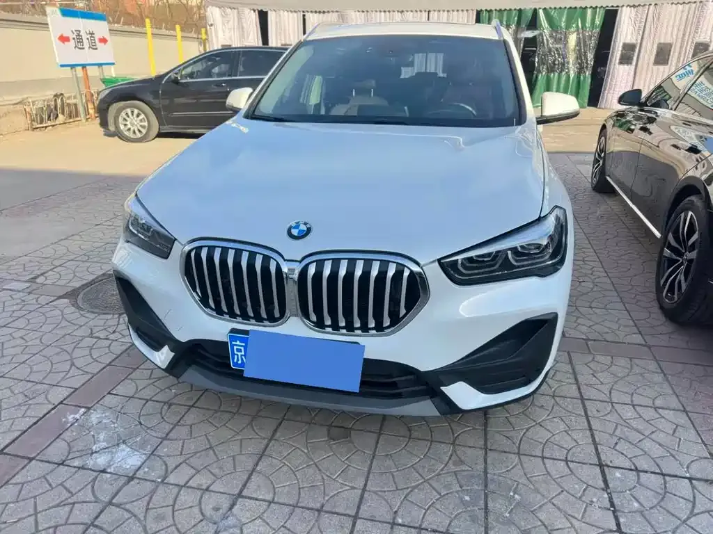 BMW X1 — фото 10