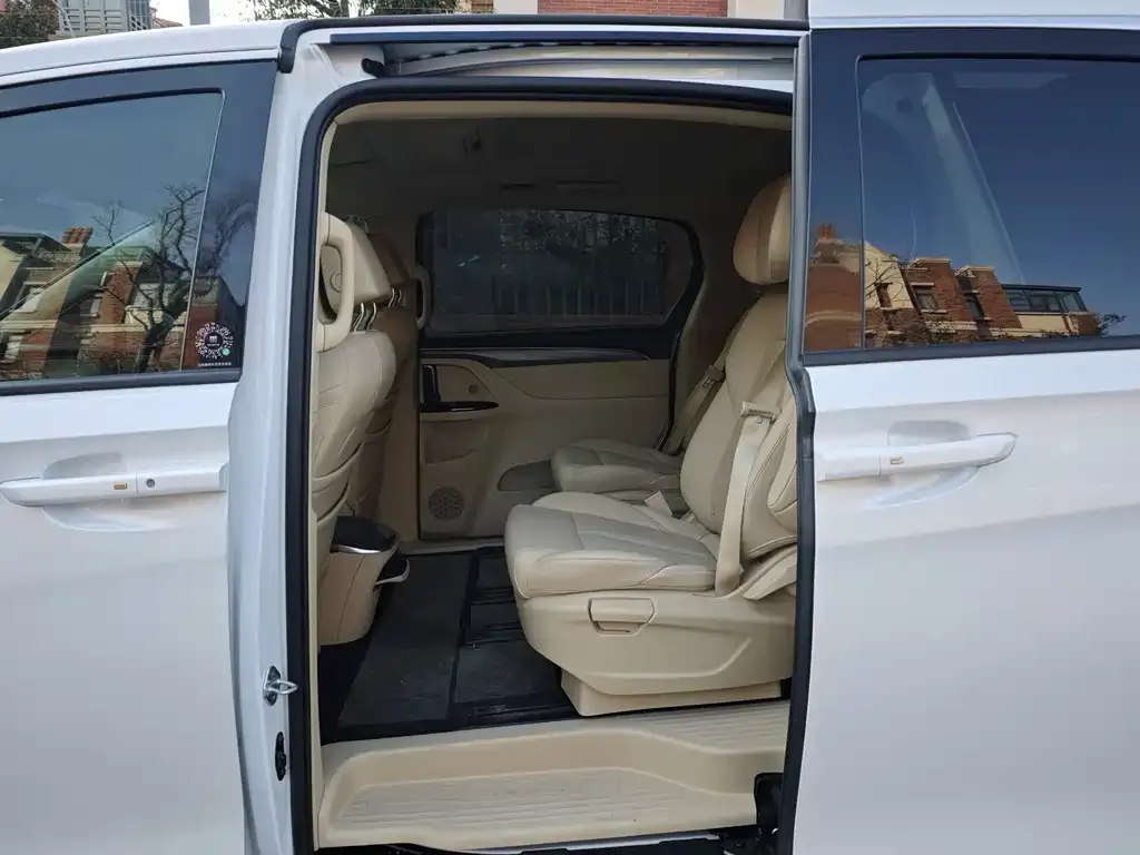 Buick GL8 Hybrid — фото 3