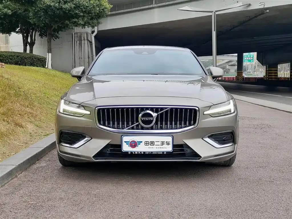 Volvo S60 — фото 2