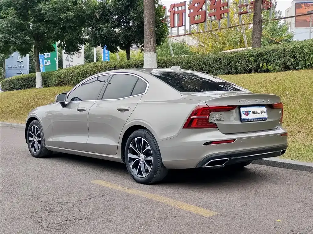 Volvo S60 — фото 4