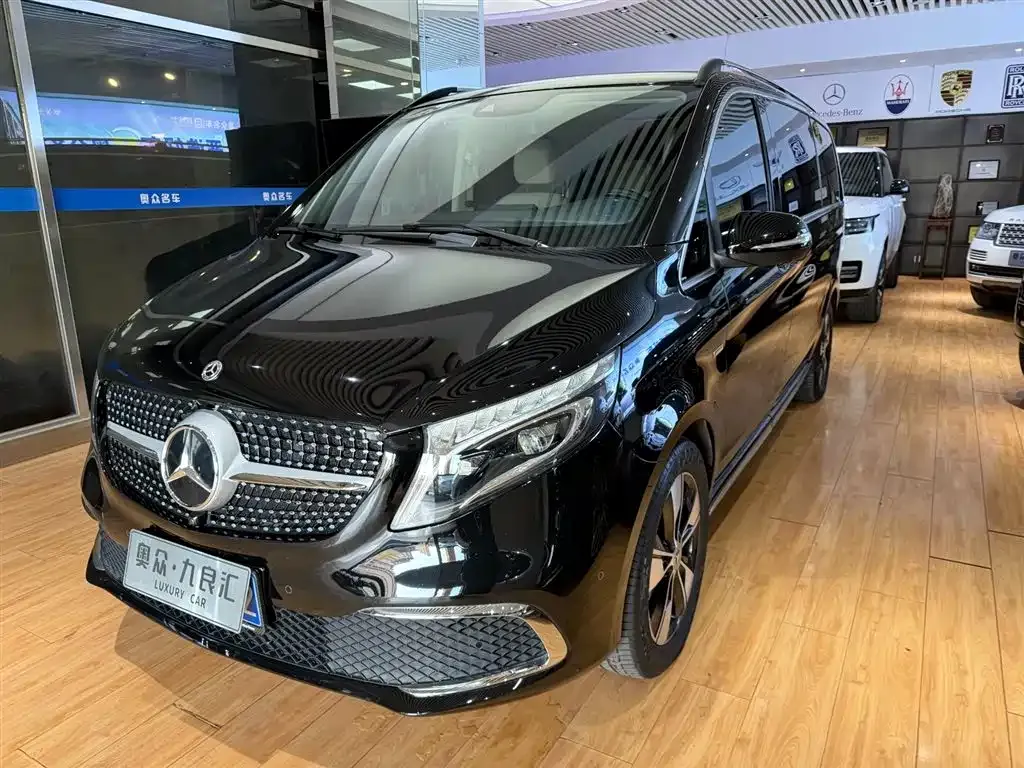 Mercedes-Benz V-Class — фото 1