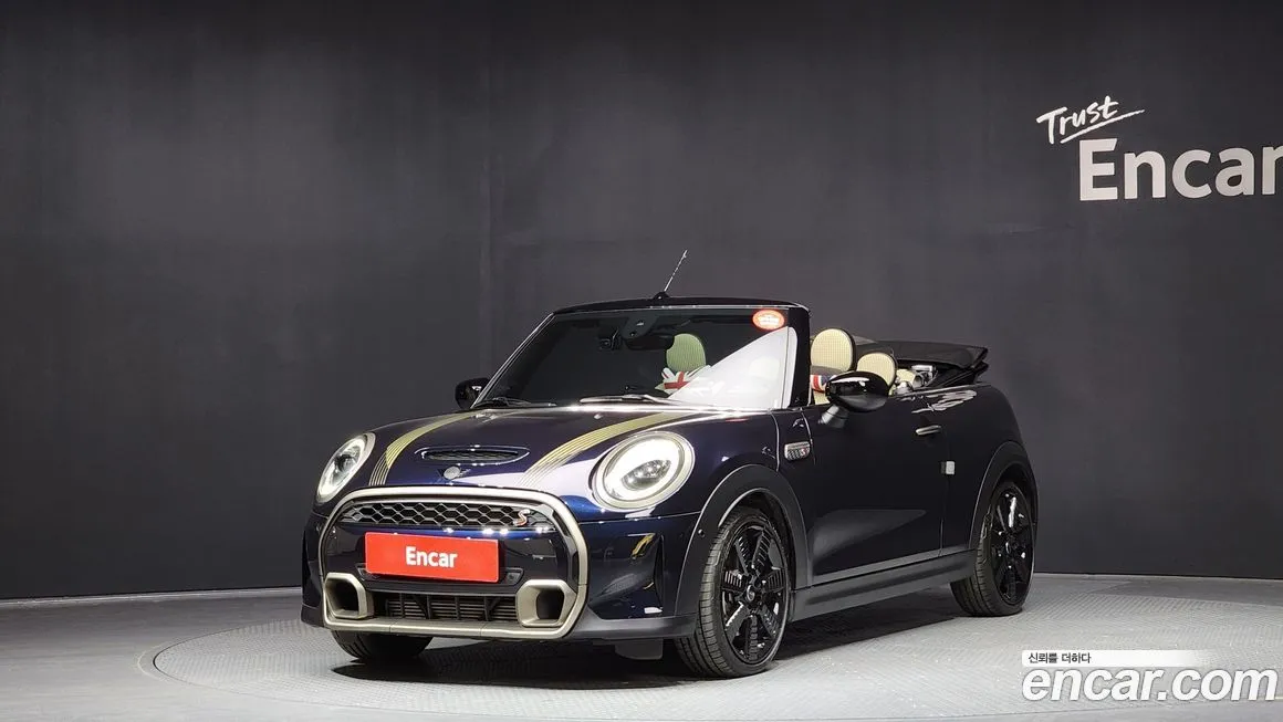 Mini Cooper Convertible — фото 1