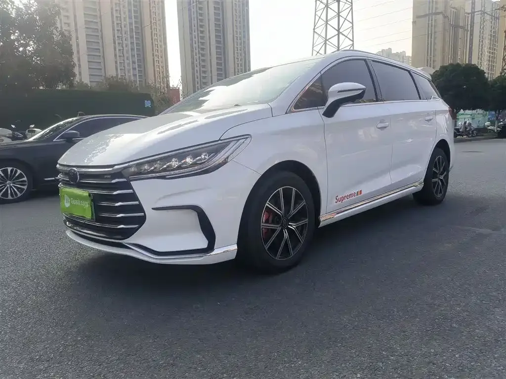 BYD MAX New Energy — фото 1