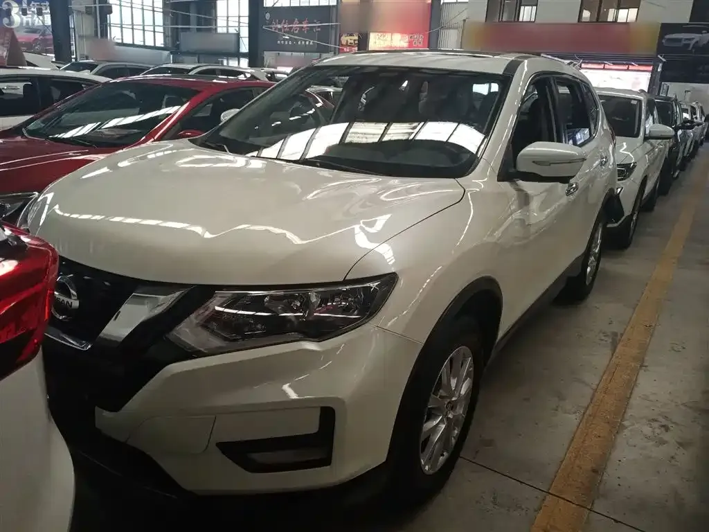 Nissan X-Trail — фото 1