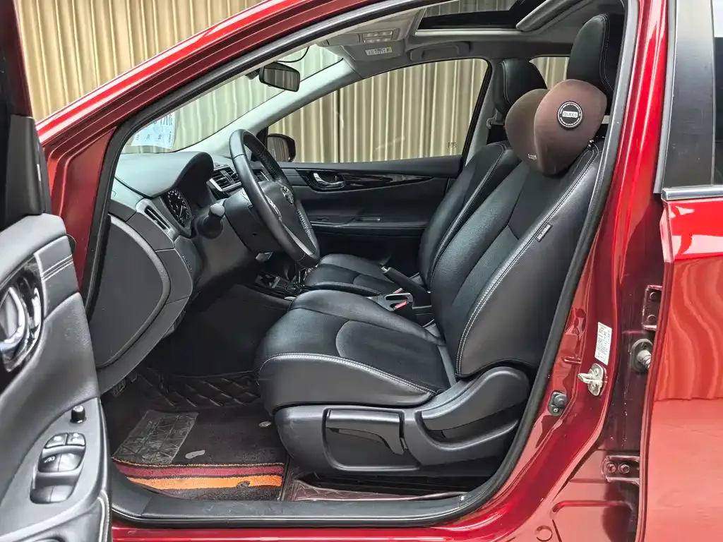 Nissan Tiida — фото 3