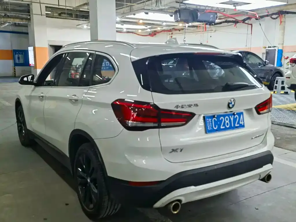 BMW X1 — фото 9