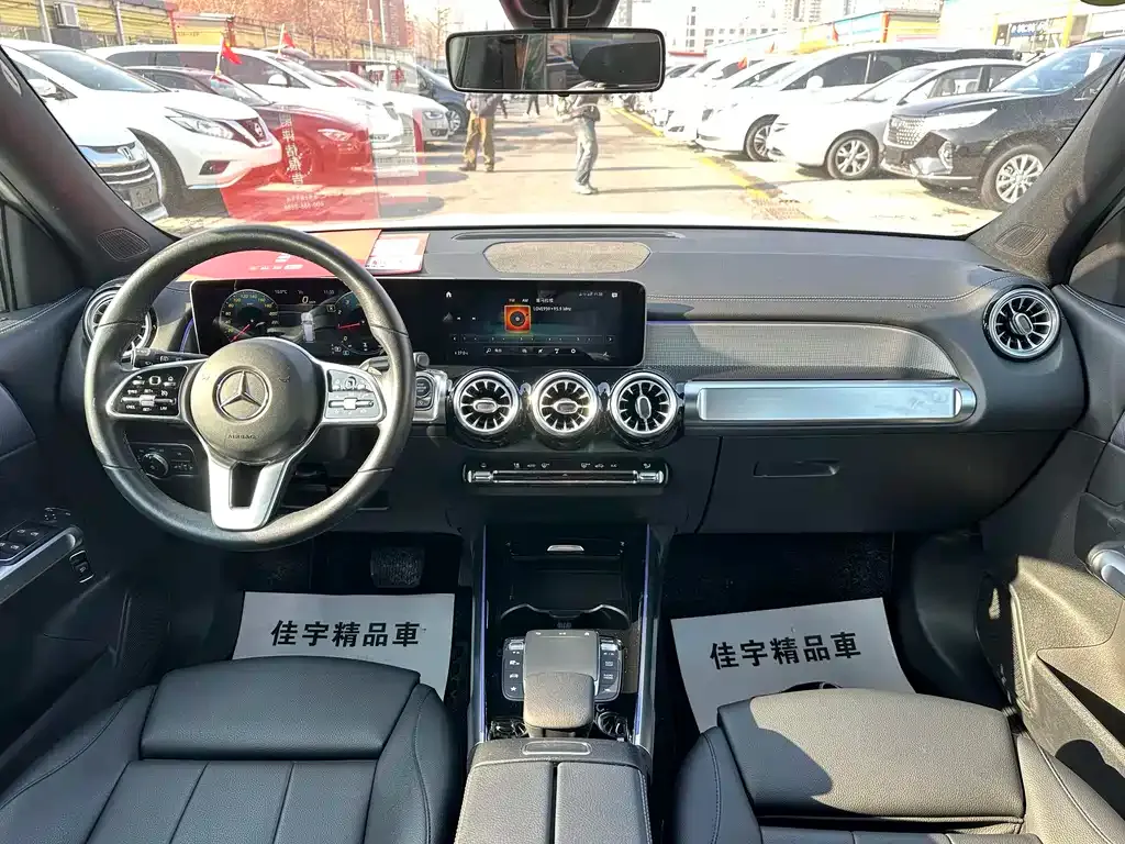 Mercedes-Benz GLB — фото 10
