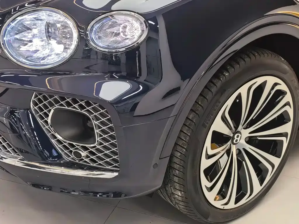 Bentley Bentayga — фото 4