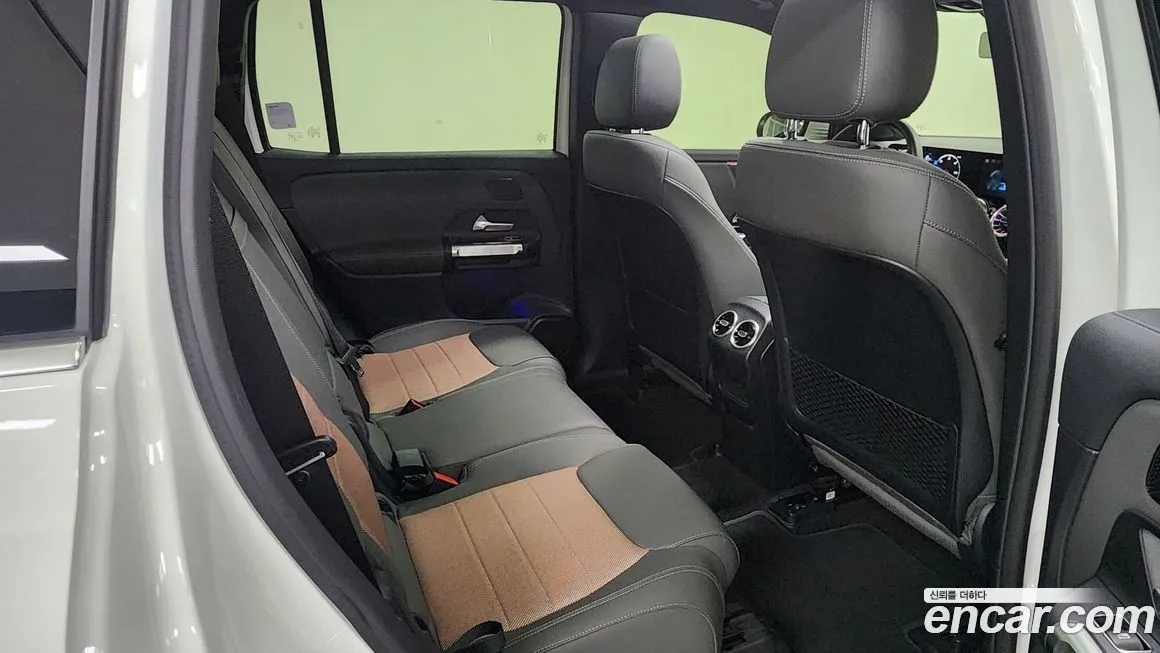 Mercedes-Benz EQB — фото 10
