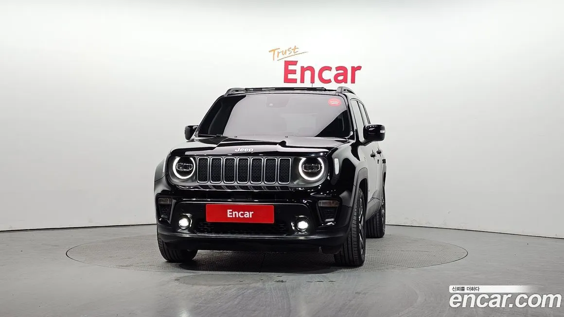 Jeep Renegade — фото 3