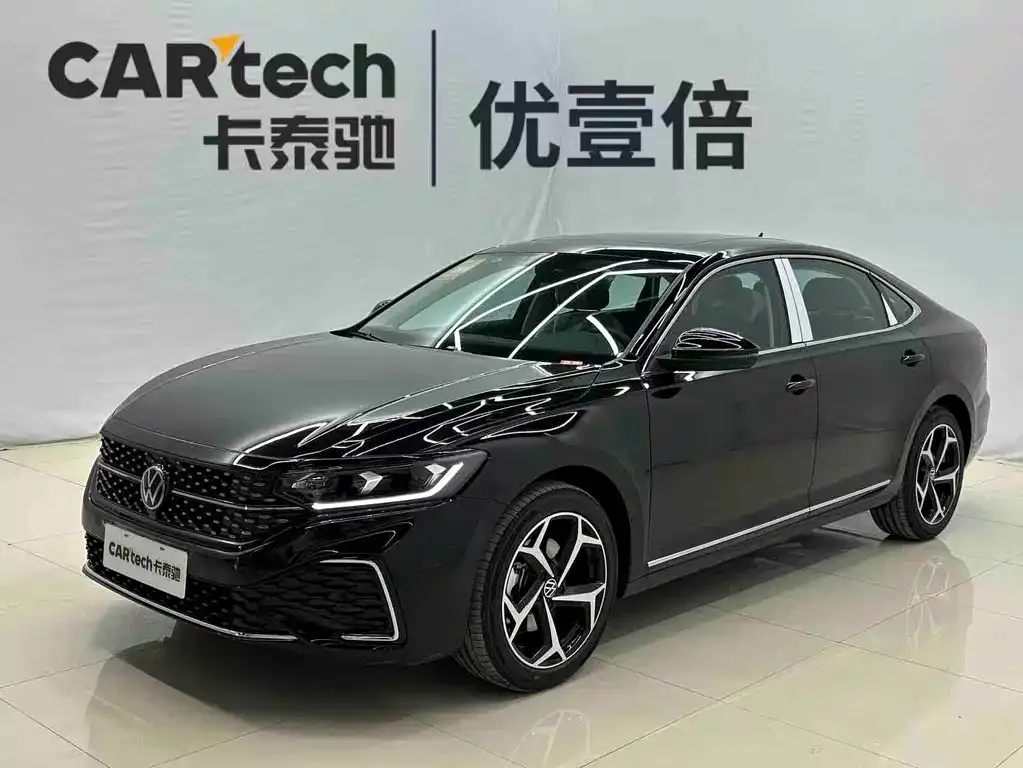 Volkswagen Passat — фото 1