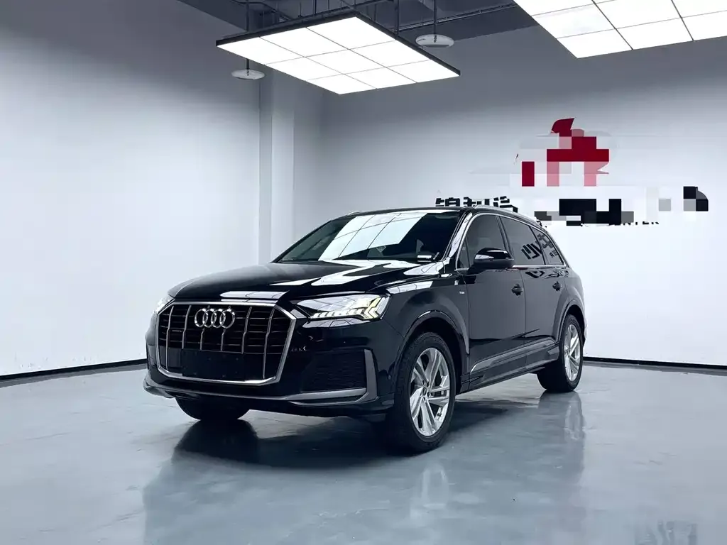 Audi Q7 — фото 1
