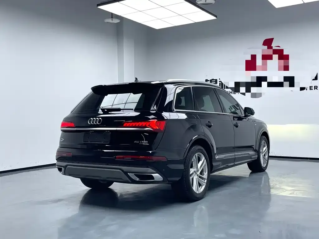 Audi Q7 — фото 6