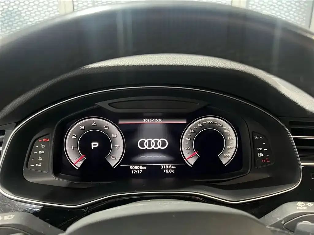 Audi Q7 — фото 9