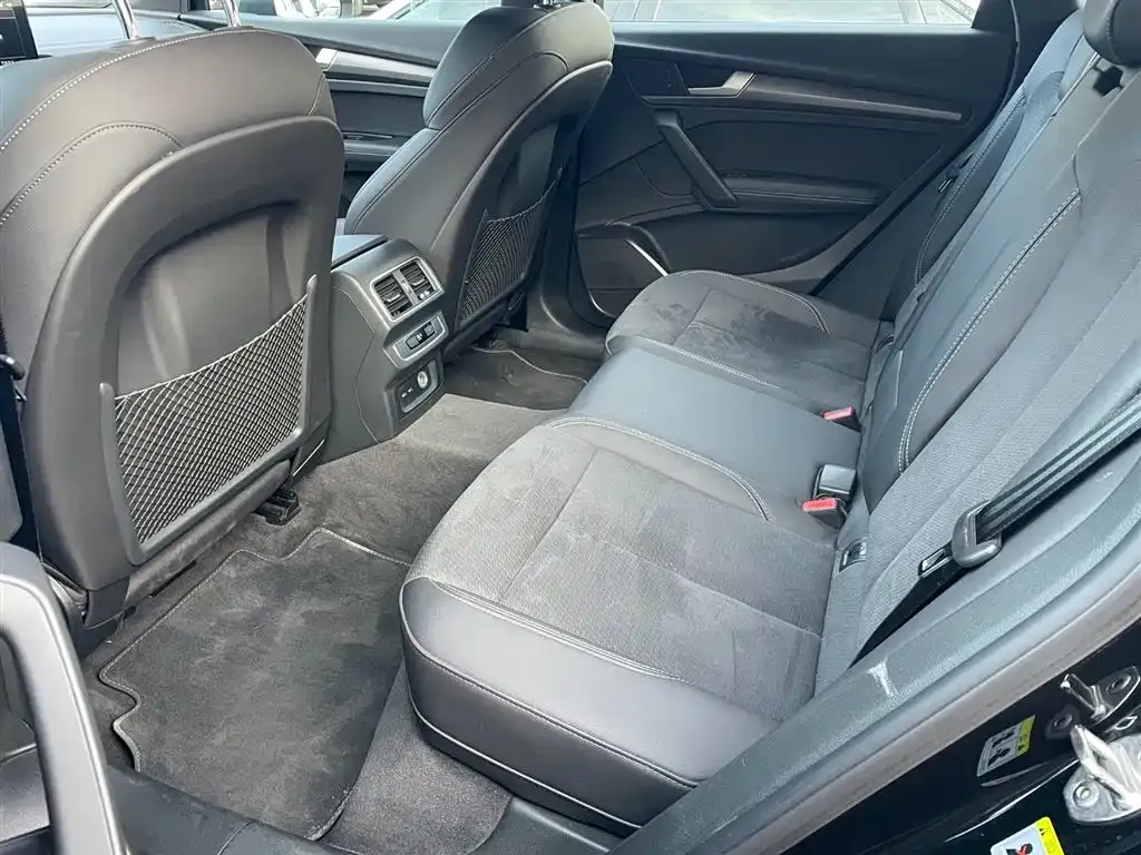 Audi Q5L Sportback — фото 8