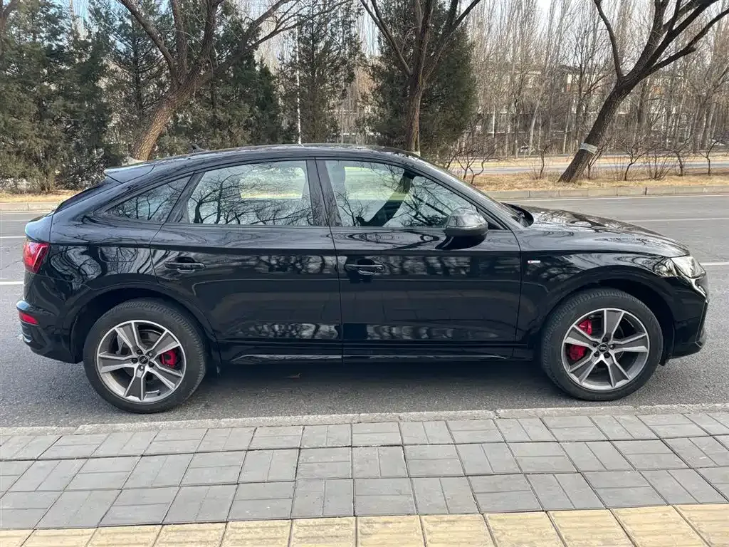 Audi Q5L Sportback — фото 7