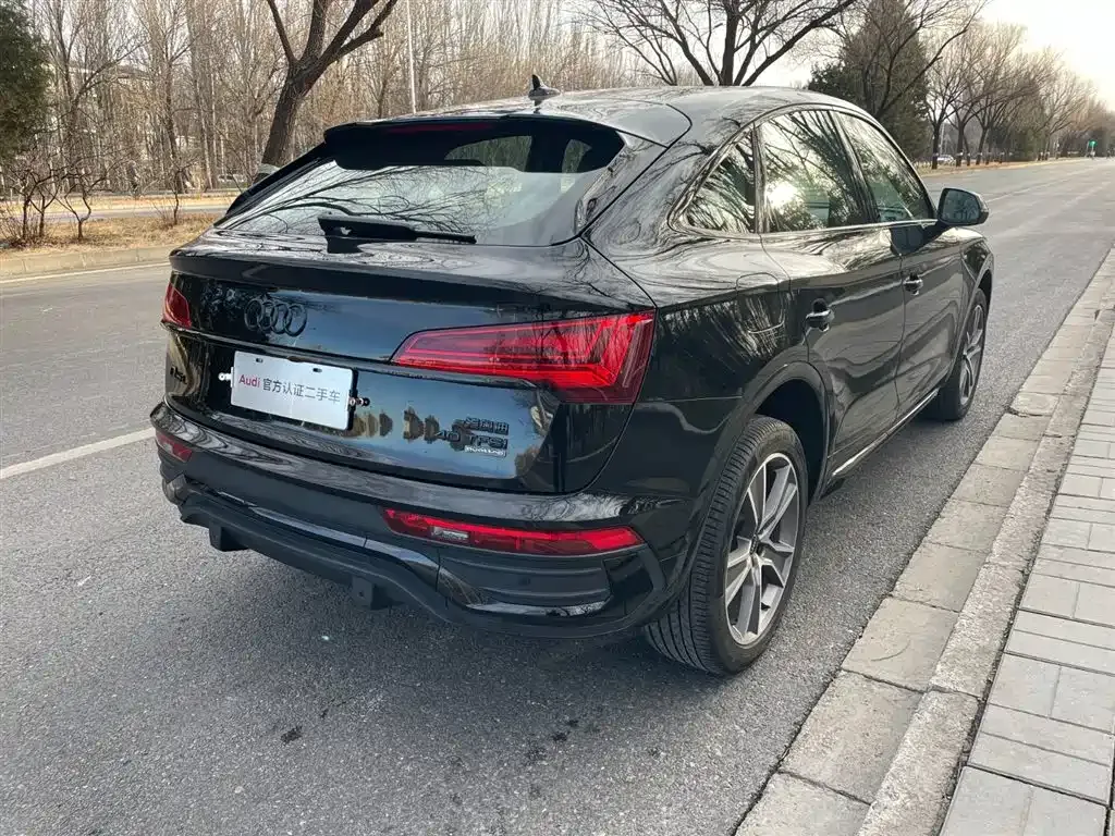 Audi Q5L Sportback — фото 3