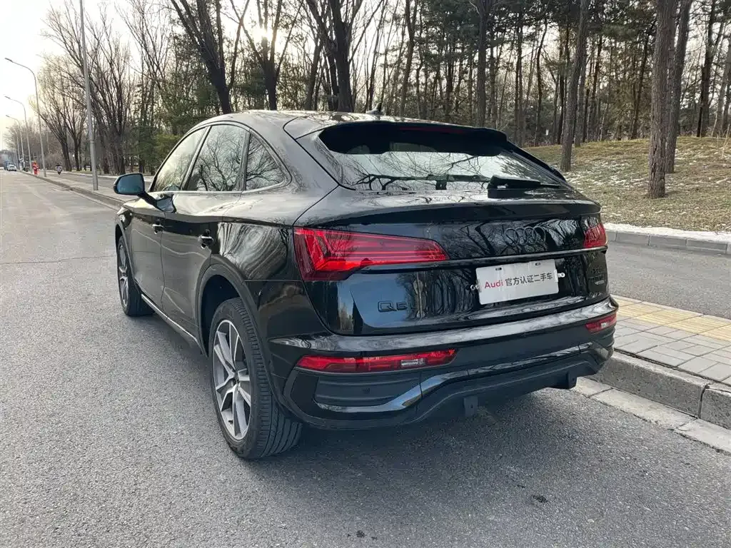 Audi Q5L Sportback — фото 10